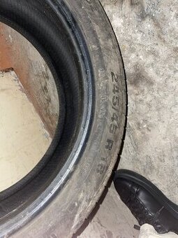 Continental 245/40 R18