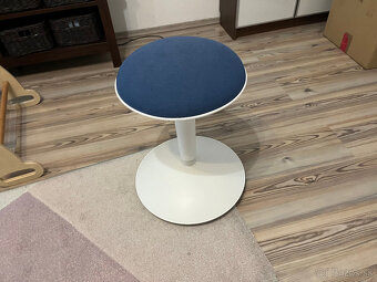 IKEA NILSERIK stolička na aktívne sedenie