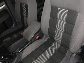 Predam sedacky do VW Touran