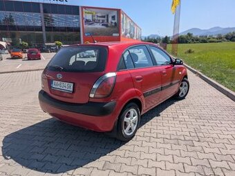 Kia Rio 1.4 benzín , M5