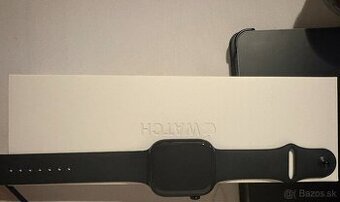 Apple Watch Series 11 46 mm /s čiernym športovým ramienkom