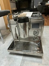 Rocket espresso R91 pákový kávovar