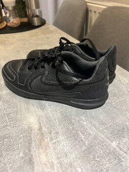 predám halovky NIKE veľkosť 34