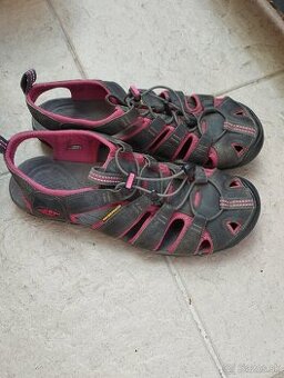 Barefoot sandále Keen