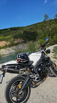 Triumph street triple 675