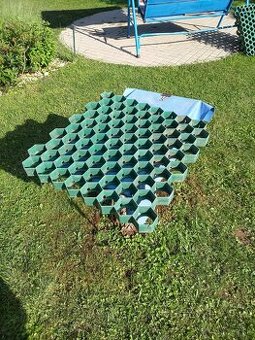 Predám ecoraster 50 x 50