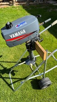 Predám závesný lodný motor Yamaha 2 HP  stav ako novy .