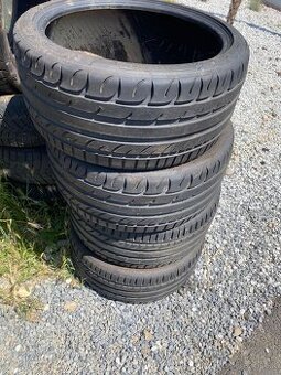 255/35 r19