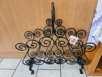 Masívny kovový stojan na drevo, alebo aj časopisy cena 18€