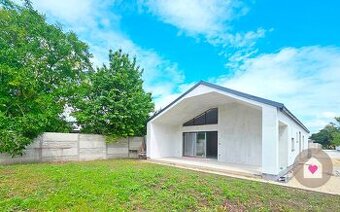 PRED DOKONČENÍM: PRIESTRANNÝ RODINNÝ DOM S ÚP 140 m2, POZEMO