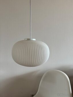 Biela visiaca lampa sklo