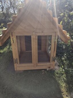 Psia búda s prístreškom