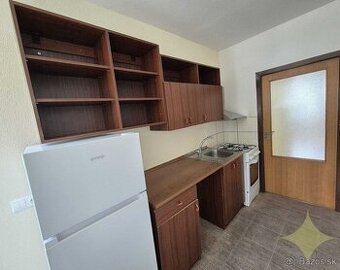 NOVINKA. Prenájom 2 izbový byt, Bánovce nad Bebravou.