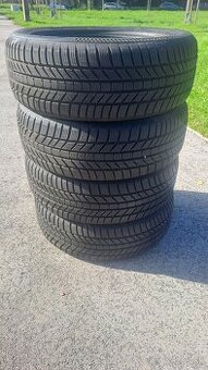 4ks zimne pneu 235/55R18 Uniroyal