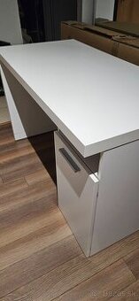 Písací / kancelársky stôl