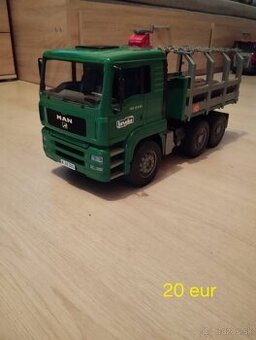Bruder Auto dopravnik dreva MAN