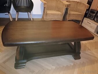 Konferenčný stolík z masívu