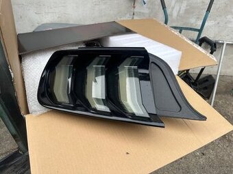 Ford mustang zadné svetlo