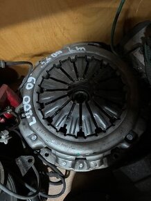 Predám zotrvačník - SPOJKU SADU na L200 2,5TDI 100/131kw