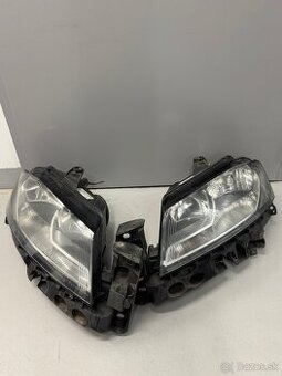 Predám originálne predné halogénové svetlomety – Audi A3