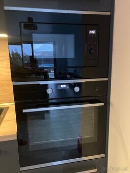 Elektrolux vstavaná mikrovlnka a el. rúra