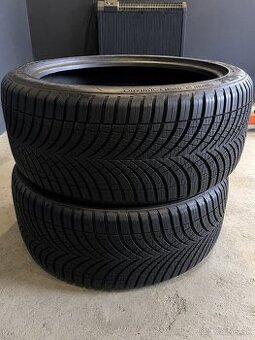 Goodyear Vector 4Seasons 245/40 R19 98Y