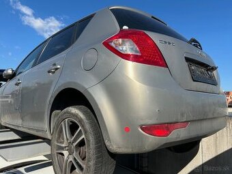 Lacno rozpredám: Kia Ceed 2006-2012 na náhradné diely