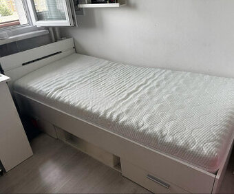 Posteľ s roštom a matracom 200x90 cm