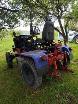 Malotraktor 4x4 v3s