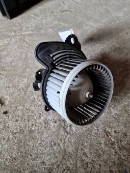 Motorček kúrenia Opel Corsa D 5D3130100