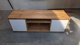 Skrinka pod TV