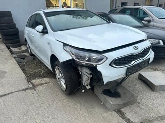 Kia Ceed kombi 2019 náhradní díly, dveře světlo nárazník