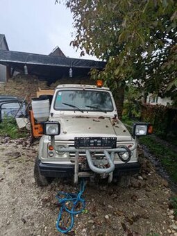 Suzuki Samurai pluh