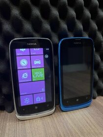 Nokia Lumia 610 biela aj modrá - 1