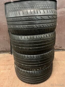 215/40 R17 Sailun Artezzo