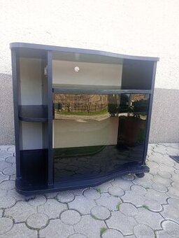 Čierna Skrinka pod Televízor