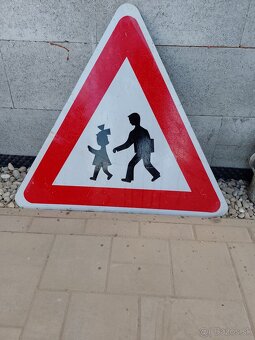 Dopravna značka Pozor deti