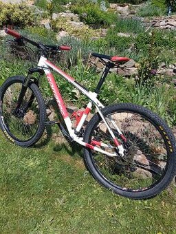 Horský bicykel v dobrom stave.