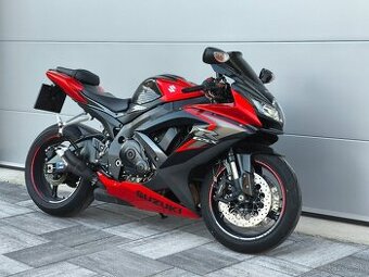 Suzuki GSXR 750 k9
