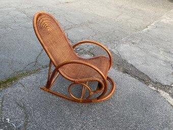 Ratanové hojdacie kreslo