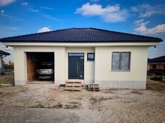 BUNGALOV 4 i -SAMOSTATNÝ - Slovenský grob