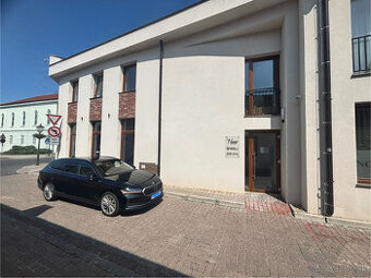 NA PREDAJ priestor v centre Trnavy – Halenárska ulica