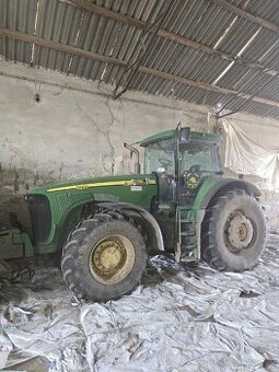 John Deere 8220