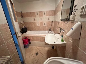 na prenájom 100 m2 v Prešove, ulica Hlavná, aj na bývanie