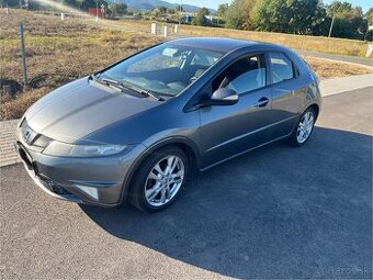 Predám Honda civic 1.8 automat 8.generacia
