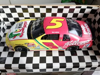 1:18 NASCAR Terry Labonte 1998 Chevrolet Monte Carlo