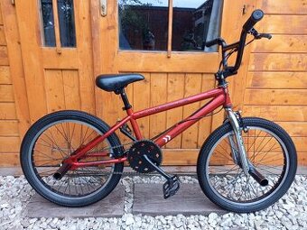 Predam bicykel BMX.