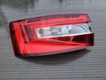 SKODA SUPERB III LAVE SVETLO