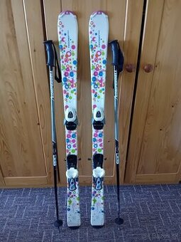 Dámske lyže a prilba