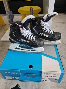 Korcule Bauer Vapor x3.5 a holene bauer NSX